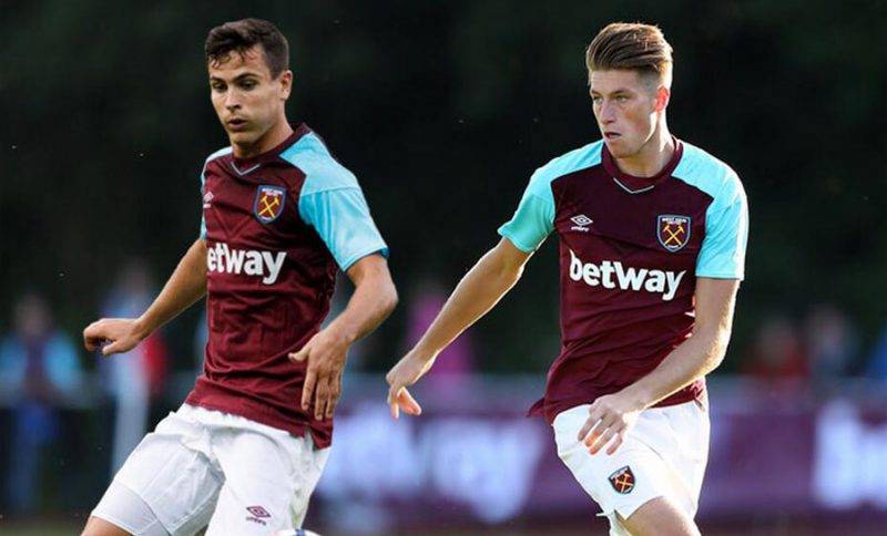 点球失误成 点球失误成